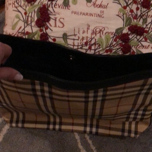 Burberry purse - Picture 2 of 2